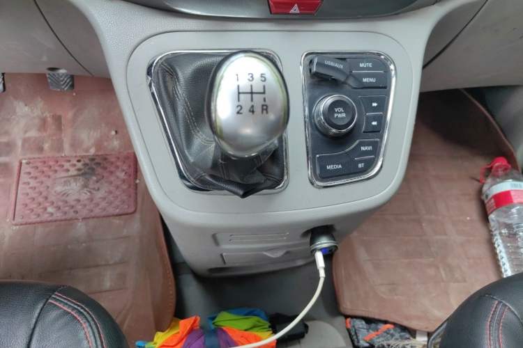 Used JAC Refine M3 2015 Maker Edition 1.6L Luxury Smart Version Gear Lever
