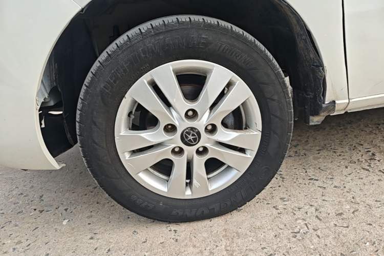 Used JAC Refine M3 2015 Maker Edition 1.6L Luxury Smart Version Left Front Wheel Hub