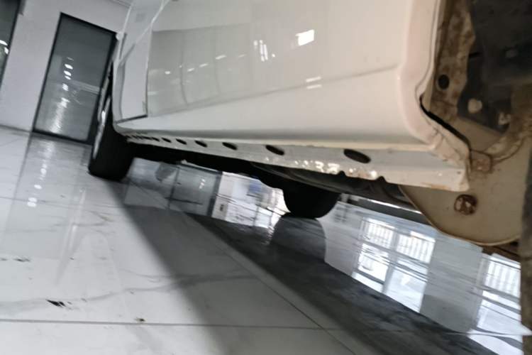 Used JAC Refine M3 2015 Maker Edition 1.6L Luxury Version Left Side Sill