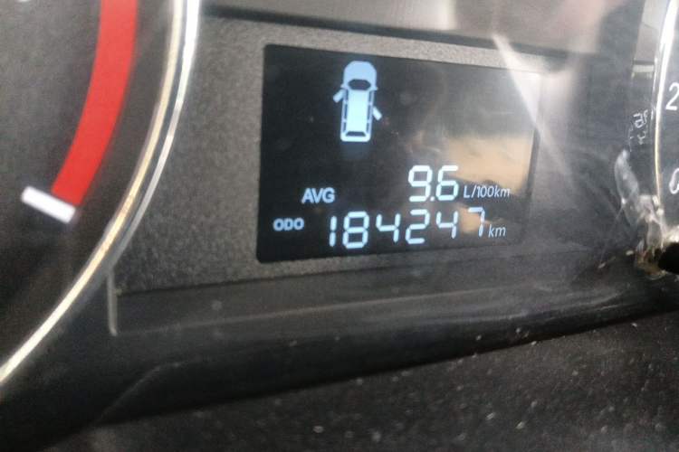 Used JAC Refine M3 2015 Maker Edition 1.6L Luxury Smart Version Odometer Close Up