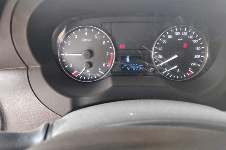 Used JAC Refine M3 2015 Maker Edition 1.6L Luxury Version Odometer Close Up