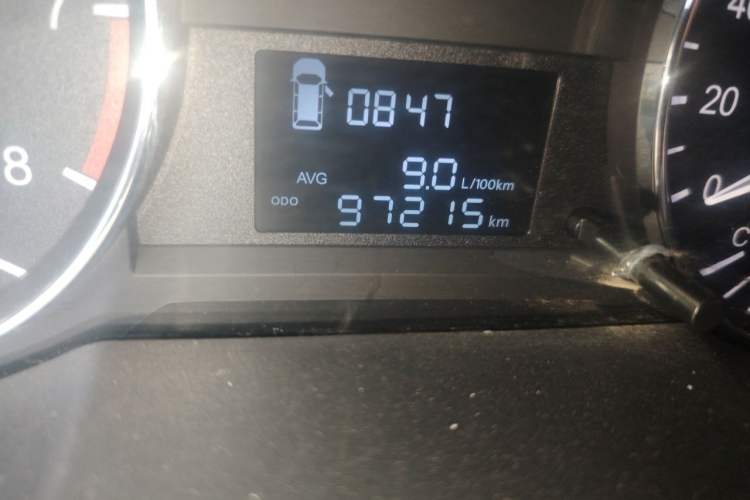 Used JAC Refine M3 2015 Maker Edition 1.6L Luxury Version Odometer Close Up