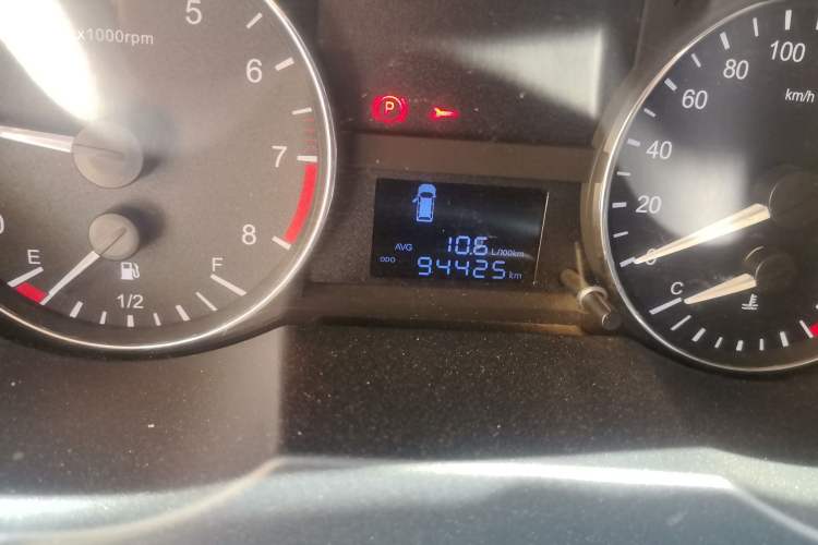 Used JAC Refine M3 2015 Maker Edition 1.6L Luxury Version Odometer Close Up