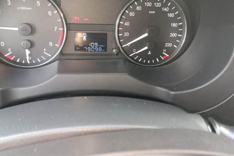 Used JAC Refine M3 2015 Maker Edition 1.6L Luxury Smart Version Odometer Close Up