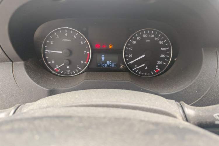 Used JAC Refine M3 2015 Maker Edition 1.6L Luxury Smart Version Odometer Close Up
