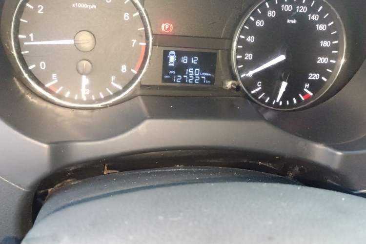Used JAC Refine M3 2015 Maker Edition 1.6L Luxury Version Odometer Close Up