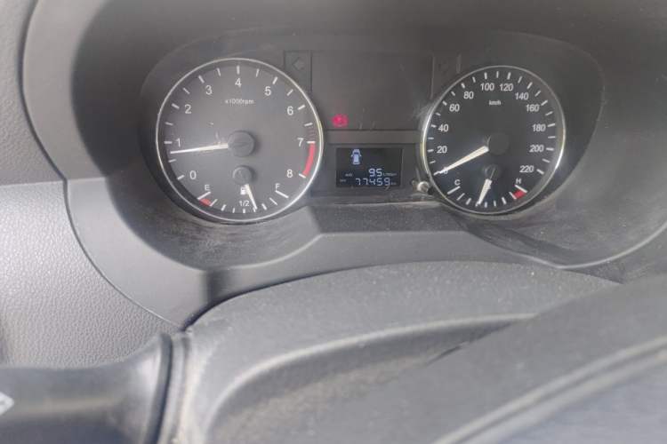 Used JAC Refine M3 2015 Maker Edition 1.6L Luxury Smart Version Odometer Close Up