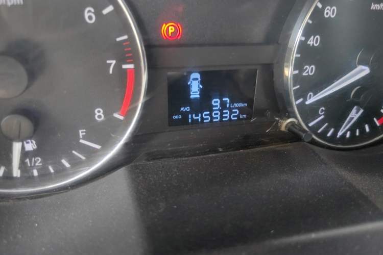 Used JAC Refine M3 2015 Maker Edition 1.6L Luxury Smart Version Odometer Close Up