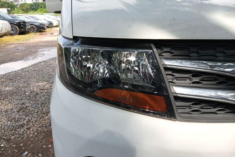 Used JAC Refine M3 2015 Maker Edition 1.6L Luxury Smart Version Right Front Headlight