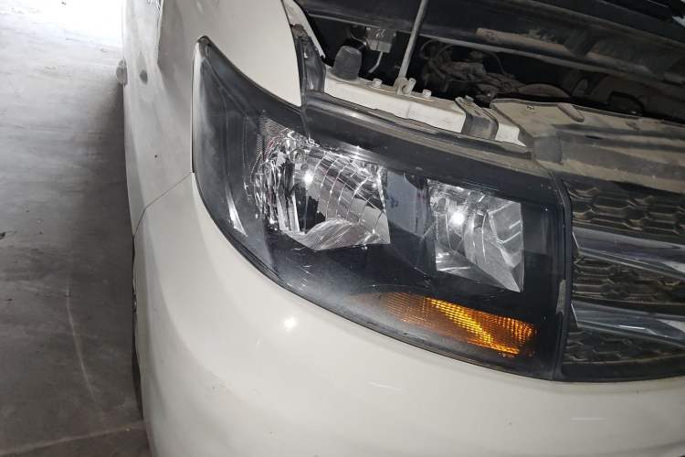 Used JAC Refine M3 2015 Maker Edition 1.6L Luxury Version Right Front Headlight