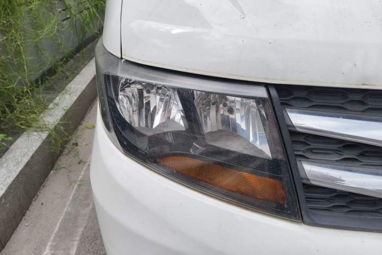 Used JAC Refine M3 2015 Maker Edition 1.6L Luxury Smart Version Right Front Headlight