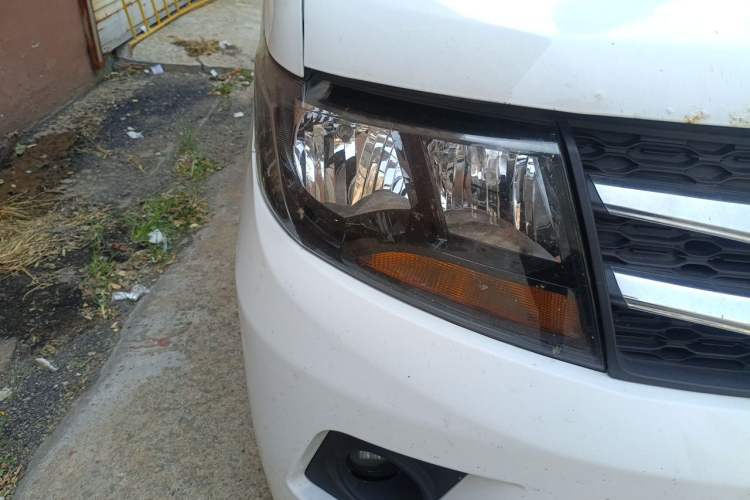 Used JAC Refine M3 2015 Maker Edition 1.6L Luxury Version Right Front Headlight