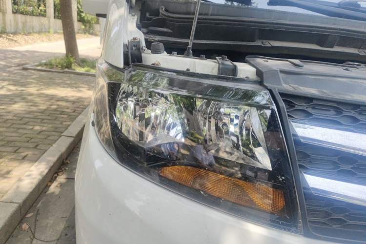 Used JAC Refine M3 2015 Maker Edition 1.6L Luxury Smart Version Right Front Headlight