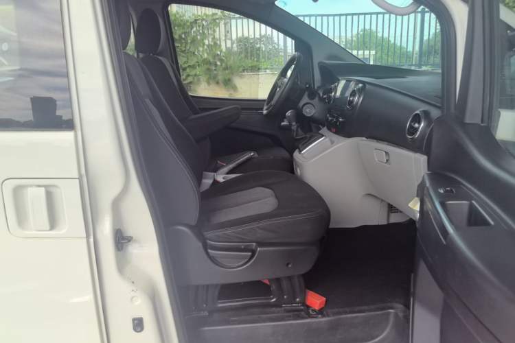 Used JAC Refine M3 2015 Maker Edition 1.6L Luxury Smart Version Right Front Seat