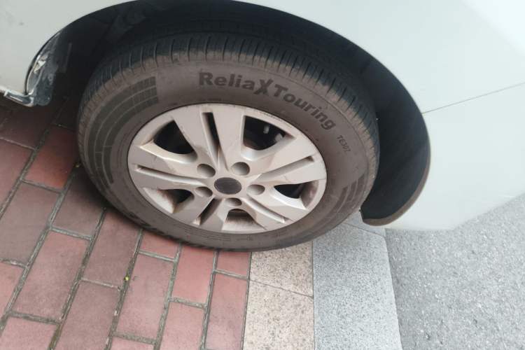 Used JAC Refine M3 2015 Maker Edition 1.6L Luxury Smart Version Right Front Wheel Hub