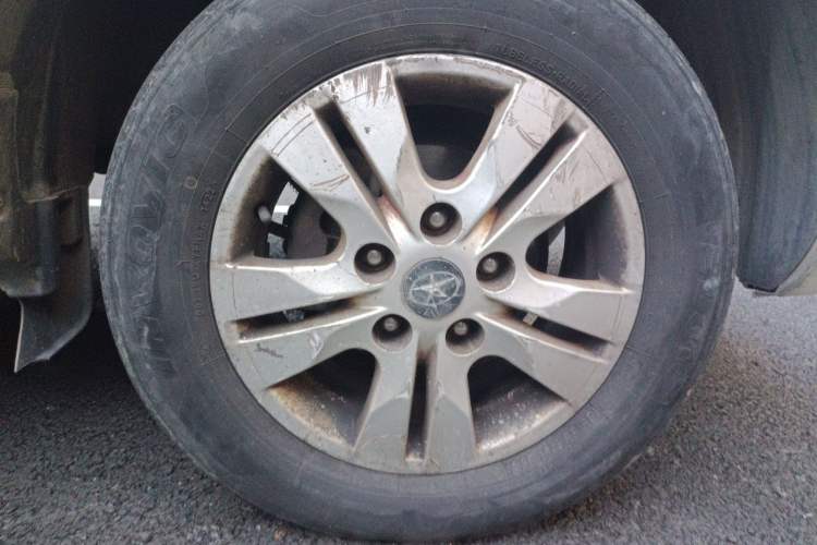 Used JAC Refine M3 2015 Maker Edition 1.6L Luxury Version Right Front Wheel Hub