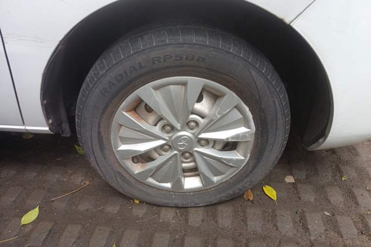 Used JAC Refine M3 2015 Maker Edition 1.6L Luxury Version Right Front Wheel Hub
