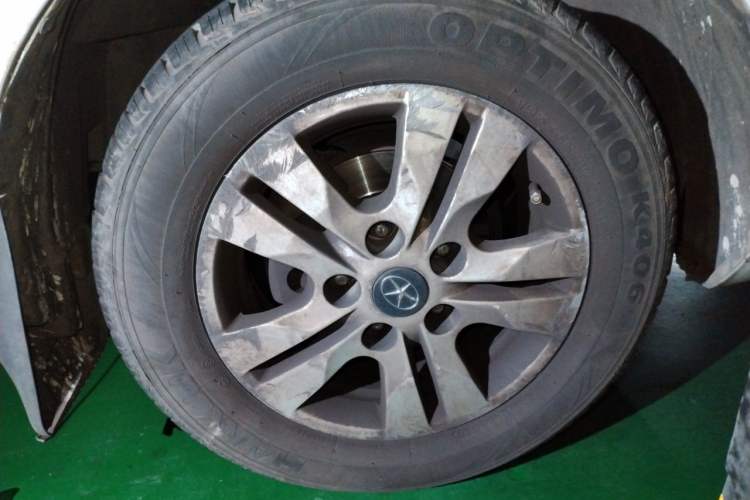 Used JAC Refine M3 2015 Maker Edition 1.6L Luxury Smart Version Right Front Wheel Hub