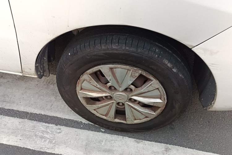 Used JAC Refine M3 2015 Maker Edition 1.6L Luxury Version Right Front Wheel Hub
