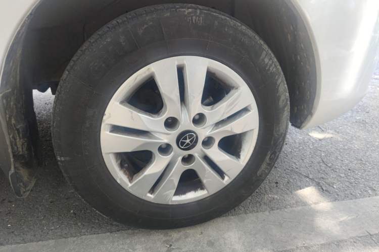 Used JAC Refine M3 2015 Maker Edition 1.6L Luxury Smart Version Right Front Wheel Hub