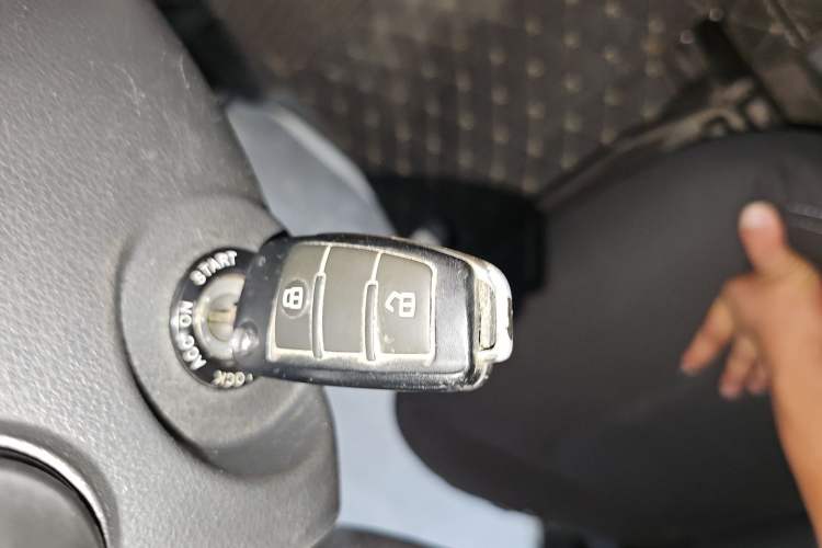 Used JAC Refine M3 2015 Maker Edition 1.6L Luxury Version Vehicle Key