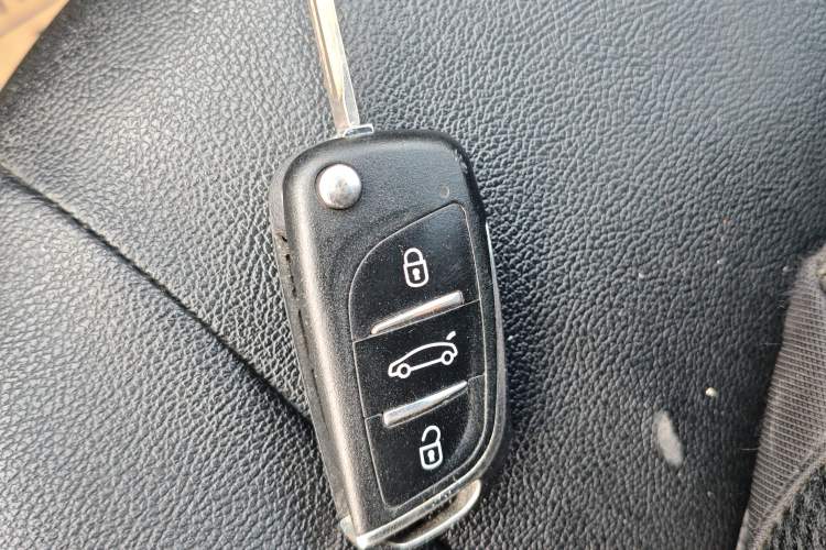 Used JAC Refine M3 2015 Maker Edition 1.6L Luxury Smart Version Vehicle Key