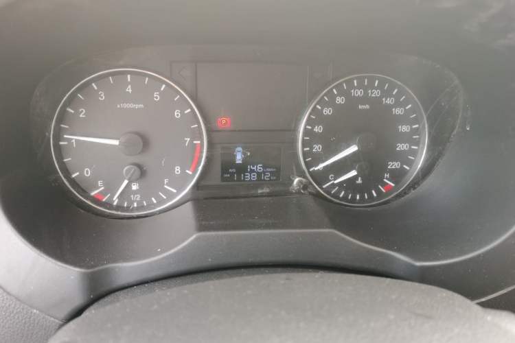 Used JAC Refine M3 2015 Maker Edition 1.6L Luxury Version Odometer Close Up