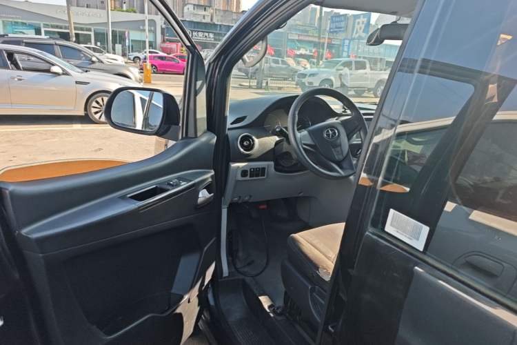 Used JAC Refine M3 2016 IKEA Edition 1.6L Luxury Smart Model Driver Seat