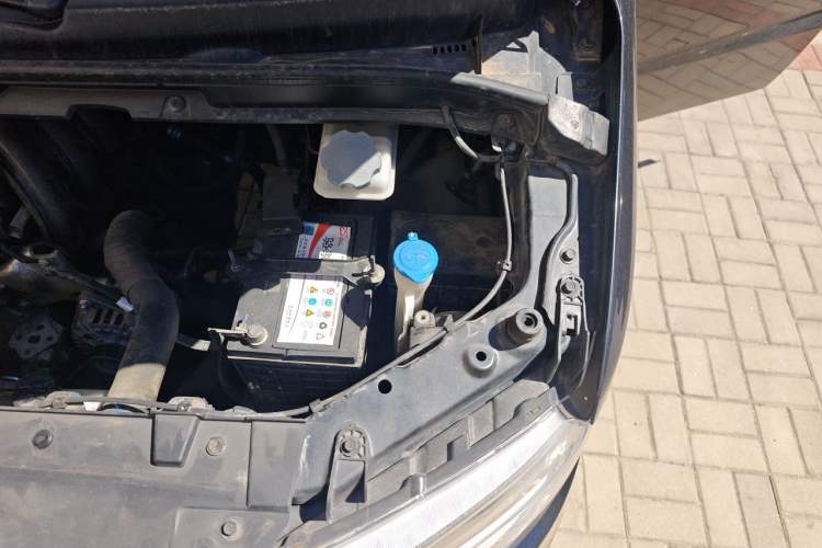 Used JAC Refine M3 2016 IKEA Edition 1.6L Luxury Smart Model Engine Bay Left