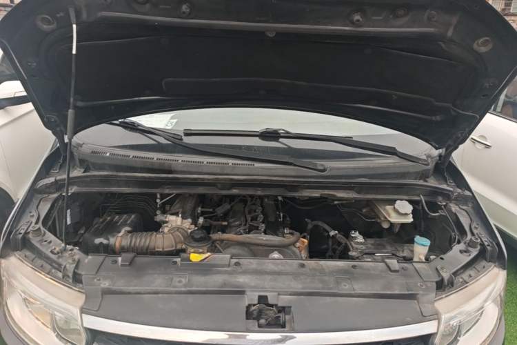 Used JAC Refine M3 2016 IKEA Edition 2.0L Luxury Smart Model Engine Bay