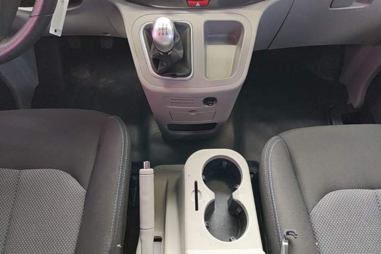 Used JAC Refine M3 2016 IKEA Edition 1.6L Luxury Model Gear Lever