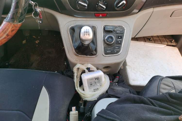 Used JAC Refine M3 2016 IKEA Edition 1.6L Luxury Smart Model Gear Lever