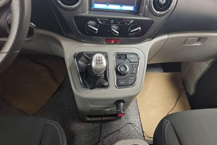 Used JAC Refine M3 2016 IKEA Edition 1.6L Luxury Smart Model Gear Lever
