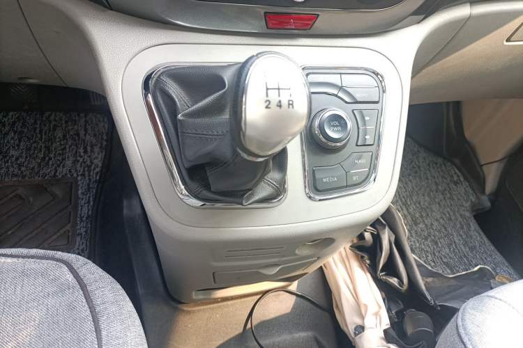 Used JAC Refine M3 2016 IKEA Edition 1.6L Luxury Smart Model Gear Lever