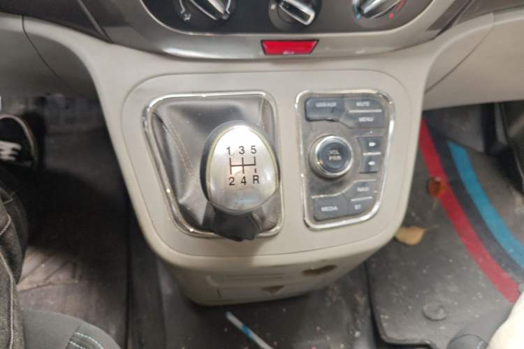 Used JAC Refine M3 2016 IKEA Edition 1.6L Luxury Smart Model Gear Lever