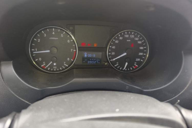 Used JAC Refine M3 2016 IKEA Edition 1.6L Luxury Smart Model Odometer Close Up