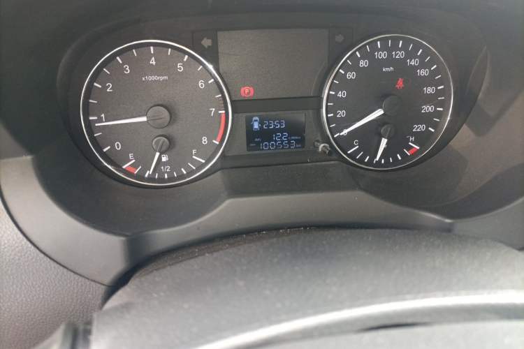 Used JAC Refine M3 2016 IKEA Edition 1.6L Luxury Smart Model Odometer Close Up