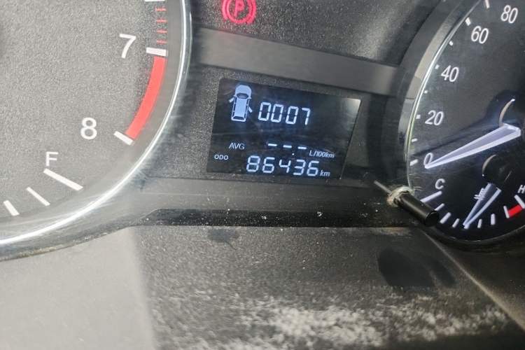 Used JAC Refine M3 2016 IKEA Edition 1.6L Luxury Smart Model Odometer Close Up
