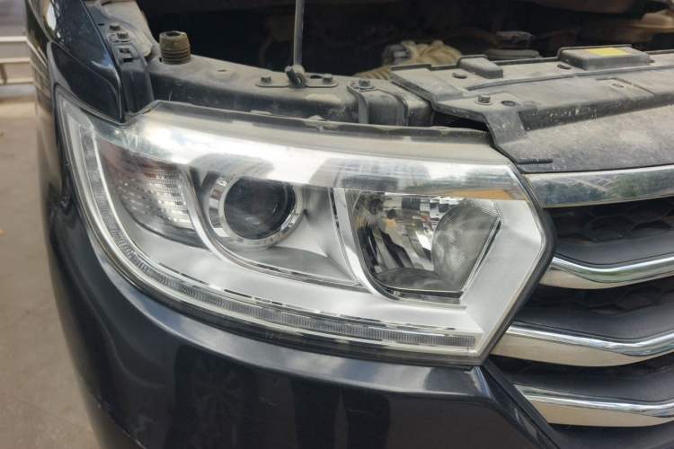 Used JAC Refine M3 2016 IKEA Edition 1.6L Luxury Smart Model Right Front Headlight