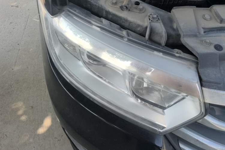 Used JAC Refine M3 2016 IKEA Edition 2.0L Luxury Smart Model Right Front Headlight