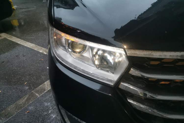 Used JAC Refine M3 2016 IKEA Edition 1.6L Luxury Model Right Front Headlight