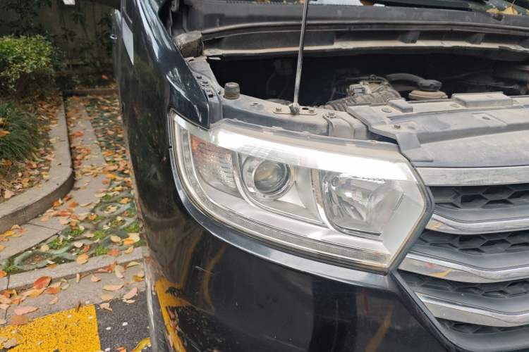 Used JAC Refine M3 2016 IKEA Edition 1.6L Luxury Smart Model Right Front Headlight