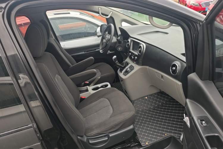 Used JAC Refine M3 2016 IKEA Edition 2.0L Luxury Smart Model Right Front Seat