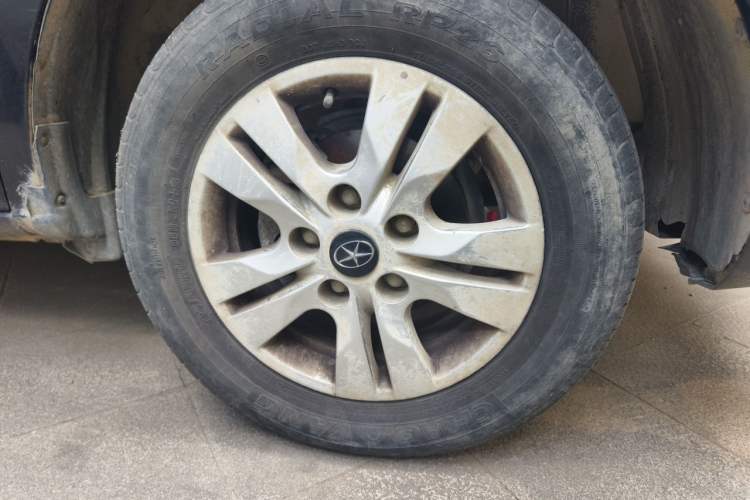 Used JAC Refine M3 2016 IKEA Edition 1.6L Luxury Smart Model Right Front Wheel Hub