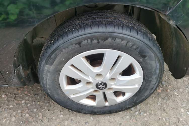 Used JAC Refine M3 2016 IKEA Edition 1.6L Luxury Model Right Front Wheel Hub