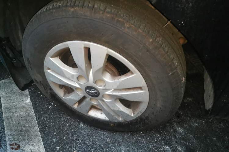 Used JAC Refine M3 2016 IKEA Edition 1.6L Luxury Model Right Front Wheel Hub