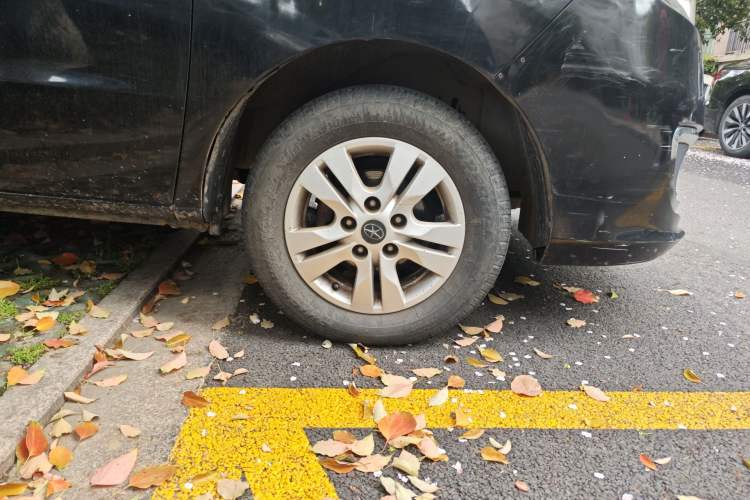 Used JAC Refine M3 2016 IKEA Edition 1.6L Luxury Smart Model Right Front Wheel Hub