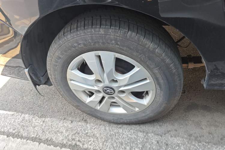 Used JAC Refine M3 2016 IKEA Edition 1.6L Luxury Smart Model Right Rear Wheel Hub