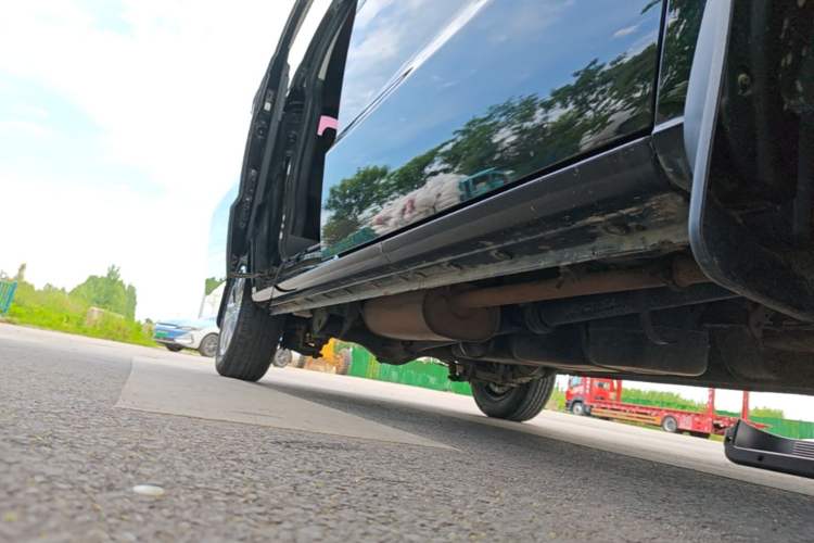 Used JAC Refine M3 2016 IKEA Edition 1.6L Luxury Model Right Side Sill