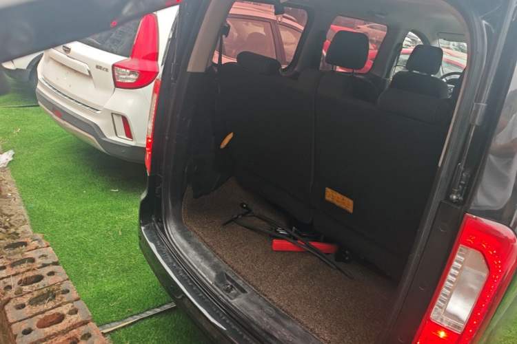 Used JAC Refine M3 2016 IKEA Edition 2.0L Luxury Smart Model Trunk